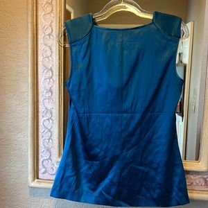 Trina Turk 92% silk elegant top